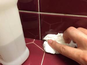 Чем почистить швы между плиткой на полу в ванной