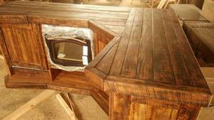 Специальная обработка позволяет подчеркнуть красивую текстуру древесины