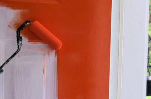 Инструкция покраски деревянных дверей своими руками
