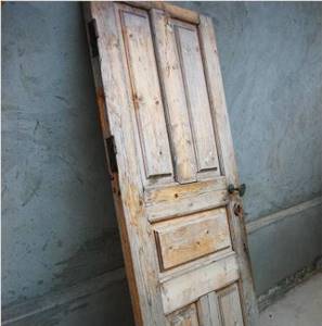 Как произвести реставрацию межкомнатной деревянной двери своими руками