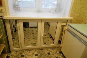 хрущевский холодильник с зеркалами на дверцах