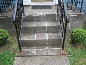 Как сделать крыльца и бетонные ступеньки: плюсы и минусы этого материала