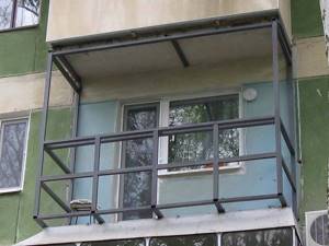 Каркас балкона для крепления листов профнастила