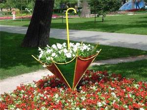 Клумба для цветов в виде зонта