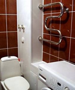 Как скрыть трубы в ванной без каркаса? Лучшие способы