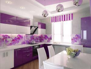Фиолетово-белая кухня 8 кв м