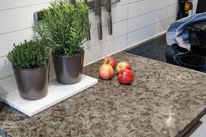 Столешница для кухни из пластика — умный выбор за 6 шагов и 43 реальных фото