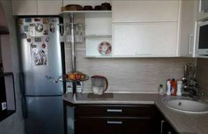 Дизайн маленькой кухни в хрущевке с холодильником - лучшие варианты с 35 фото