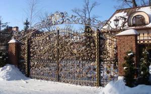 Интересный орнамент кованых ворот
