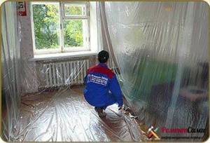 Подготовка помещения к монтажу пластикового окна - укрытие мебели плёнкой