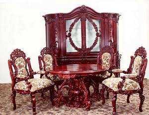 Красная красивая мебель