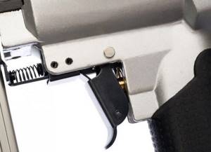 Нейлер электрический или ручной для гвоздей или пневматический пистолет: какой лучше выбрать? Обзор
