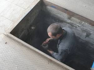 Обустройство смотровой ямы в гараже: Способы проведения работ по гидроизоляции- Пошагово