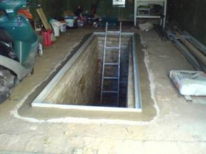Обустройство смотровой ямы в гараже: Способы проведения работ по гидроизоляции- Пошагово