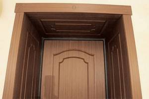 Дверной проем облицованный откосами из МДФ
