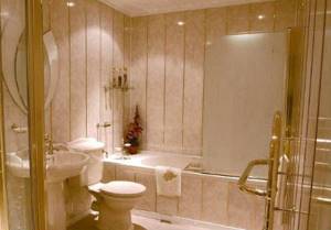 Недостатки и преимущества стильных панелей пвх в ванной комнате