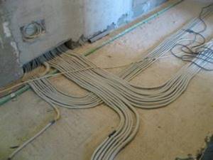 Прокладка кабелей в плинтуса - как укладывать провода в плинтуса после ремонта