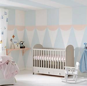 Эконом дизайн детской комнаты в пастельных тонах