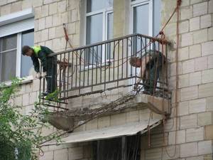 демонтаж старого балкона