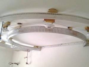 Светодиодная лента под натяжным потолком – особенности выбора и монтажа