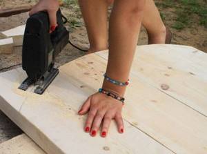Уличный деревянный стол для дачи своими руками: Инструкция
