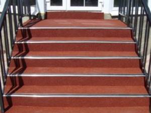 Выбираем противоскользящее покрытие для лестничных ступенек на улице и в доме? Виды материалов